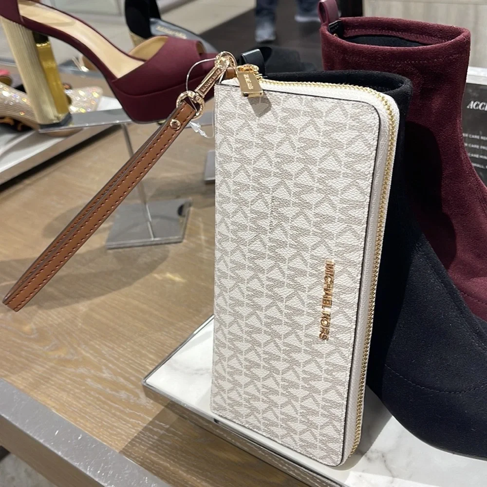 Michael Kors Jet Set Travel Large Travel CONTINENTAL wallet-wristlet-phoneholder - Picture 6 of 16